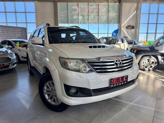 TOYOTA HILUX SW4 3.0 SRV 4X4 16V TURBO INTERCOOLER DIESEL 4P AUTOMÁTICO TOYOTA HILUX SW4 3.0 SRV 4X4 16V TURBO INTERCOOLER DIESEL 4P AUTOMÁTICO